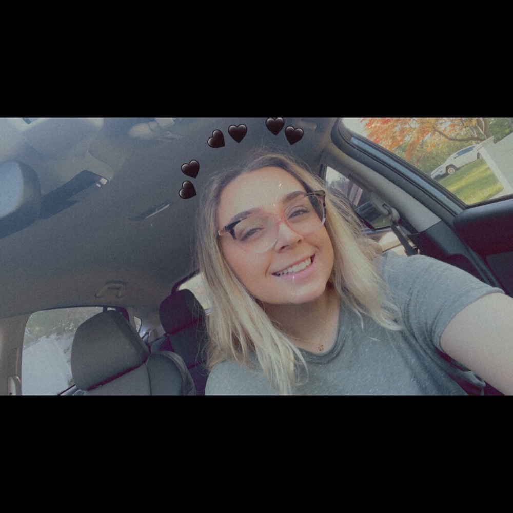 Meet your Posher, Cassandra